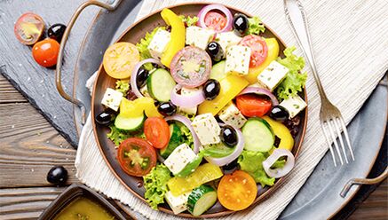 Vegetable salads in the Mediterranean diet for those who want to lose weight