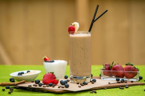Berry and coffee smoothie for those who want to lose weight without depriving themselves of pleasure
