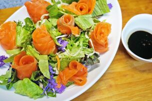 salad with salmon over ducan